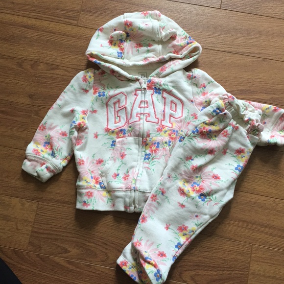 GAP Other - Baby GAP hoodie and pants set